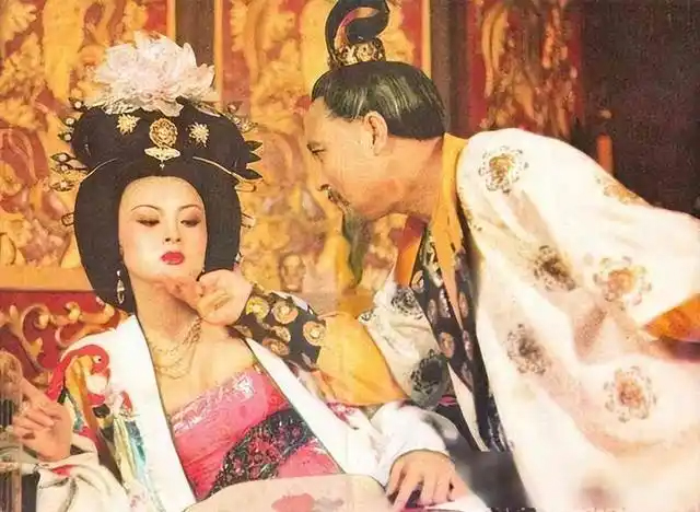 杨玉环的情感纠葛：历史与传说之间的真相探究